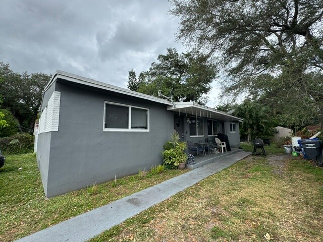 More Photos Of 6351 Hayes St, Hollywood Multifamily For Sale