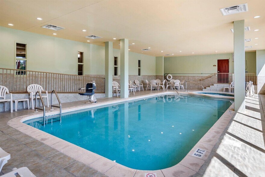 More Photos Of 137 Miracle Strip Pky SW, Fort Walton Beach Hotel For Sale