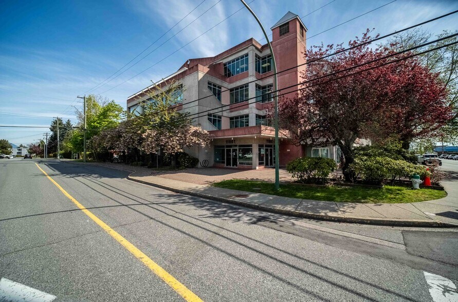 More Photos Of 11861 88 Av, Delta Medical For Lease