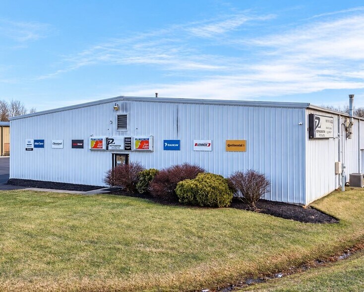 More Photos Of 663-679 Dawson Dr, Newark Warehouse For Lease