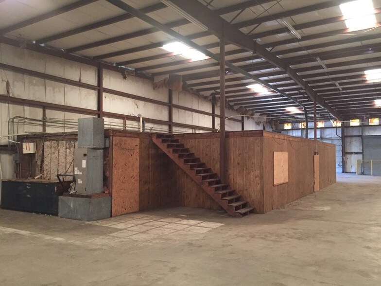 More Photos Of 210 W Washington St, Dothan Warehouse For Sale