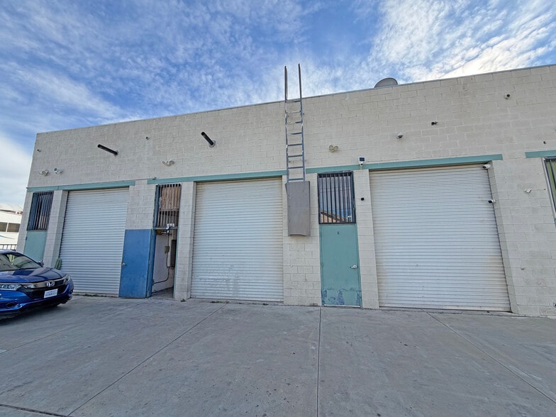 More Photos Of 299 W Olive St, Colton Freestanding For Lease