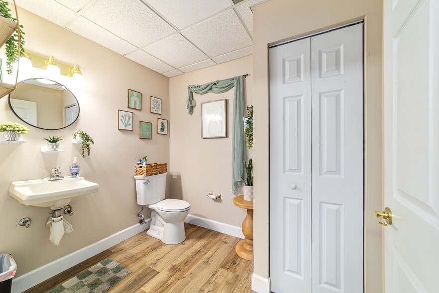 More Photos Of 434 SW 14 St, Ocala Office Residential For Sale