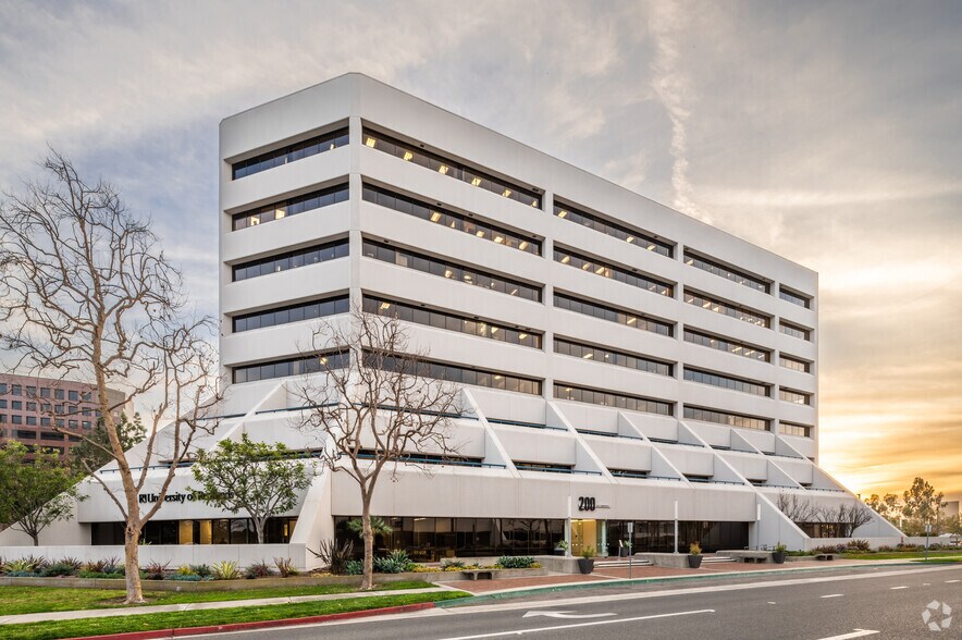 More Photos Of 200 E Sandpointe Ave, Santa Ana Unknown For Lease