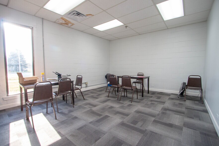 More Photos Of 1175 Central Ave, University Park Manufacturing For Lease