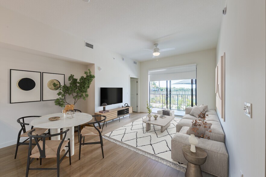 More Photos Of 8205 Commerce, Miami Lakes Apartments For Lease