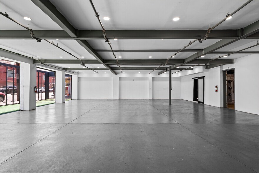 More Photos Of 1600 S Main St, Los Angeles Storefront For Sale