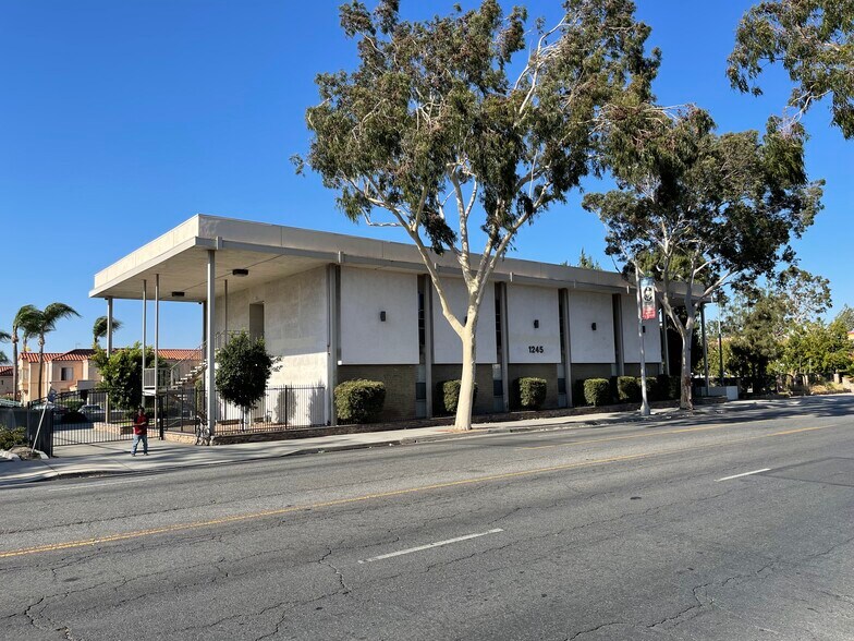 More Photos Of 1245 W 6th St, Corona Medical For Lease