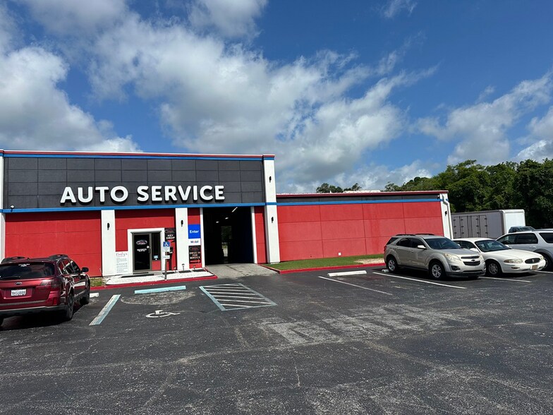 More Photos Of 5675 Davis Hwy, Pensacola Auto Repair For Sale
