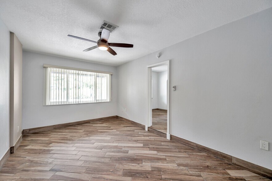More Photos Of 125 5th Ave N, Safety Harbor Storefront Retail Office For Lease