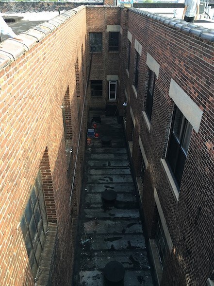 More Photos Of 768 Bergen St, Brooklyn General Retail For Sale