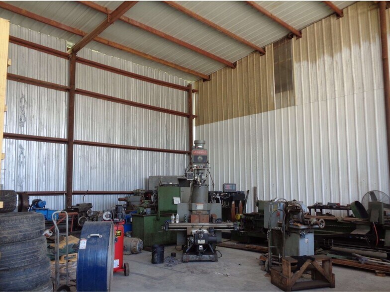 More Photos Of 16911 Pickering Rd, Conroe Warehouse For Sale
