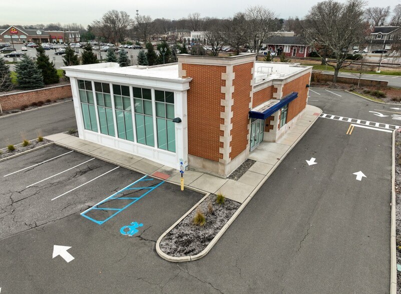More Photos Of 690 Wyckoff Ave, Wyckoff General Retail For Lease