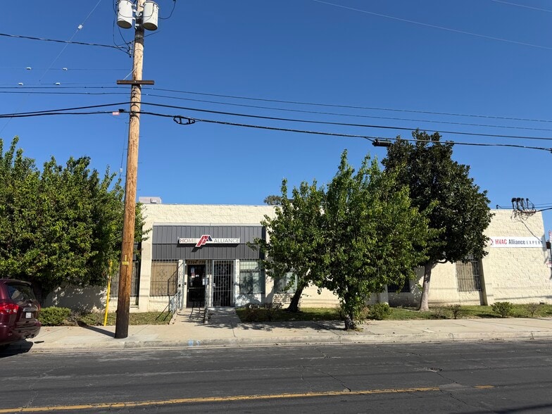 Primary Photo Of 7700-7704 Kester Ave, Van Nuys Warehouse For Lease