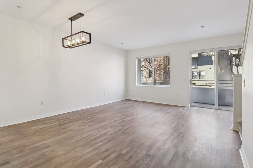 More Photos Of 1501 India St, San Diego Apartments For Sale