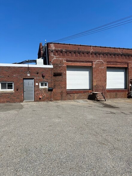More Photos Of 58 Pulaski St, Peabody Manufacturing For Lease