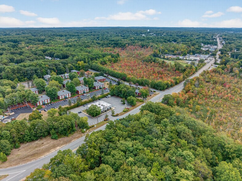 More Photos Of 560 S Main St, Andover General Retail For Sale