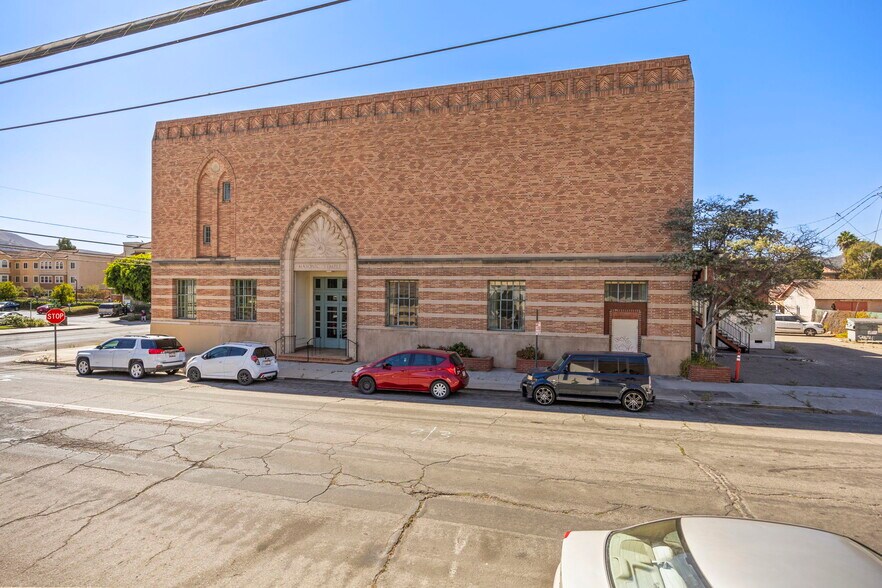 More Photos Of 102 N 7th St, Santa Paula Specialty For Sale