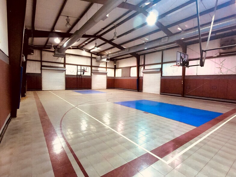 More Photos Of 5703 Blanco Rd, San Antonio Schools For Sale