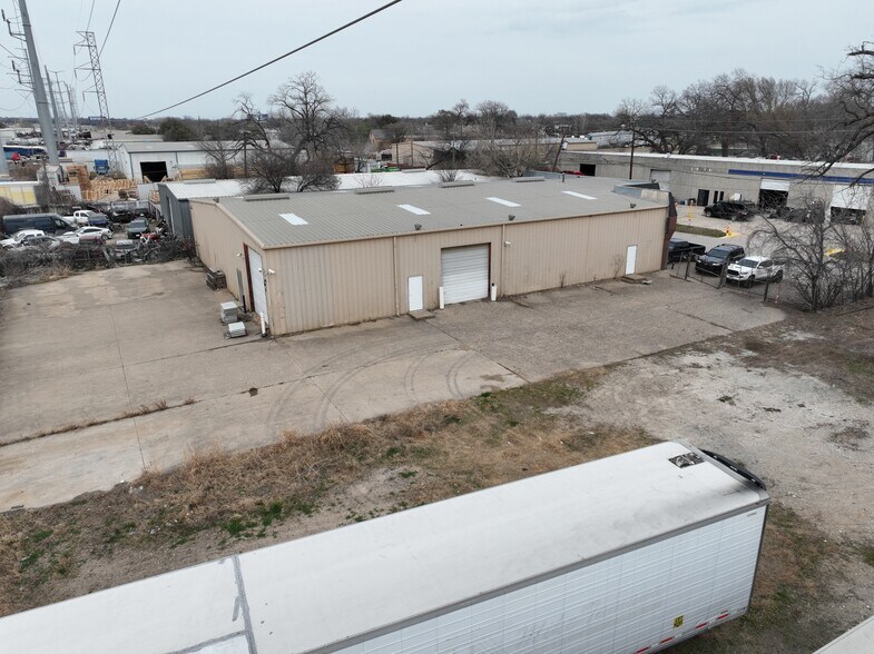 More Photos Of 2119 Quincy St, Dallas Warehouse For Lease