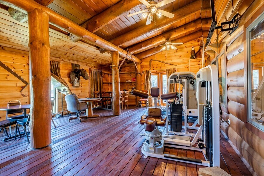 More Photos Of 235 Farmers Market Dr, Hillsville Restaurant For Sale