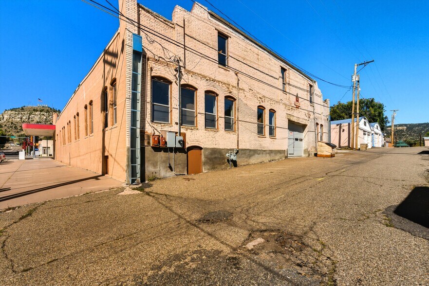 More Photos Of 201 N 2nd St, Raton Auto Repair For Sale