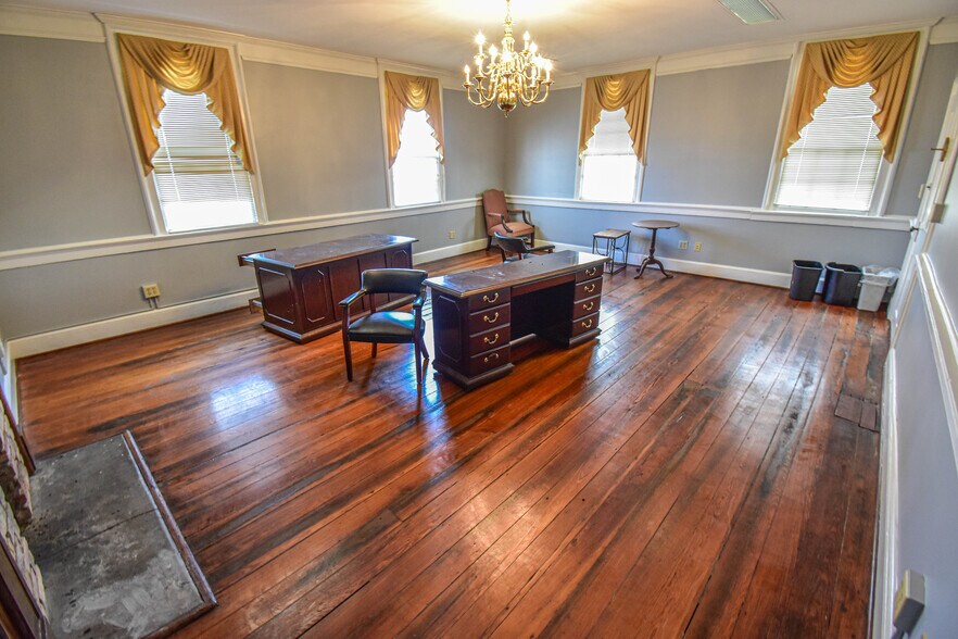 More Photos Of 2606 8th St, Tuscaloosa Office For Sale