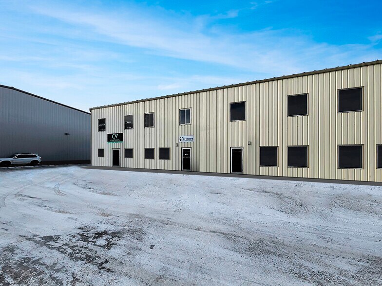 More Photos Of 7611 Sparrow Dr, Leduc Warehouse For Lease