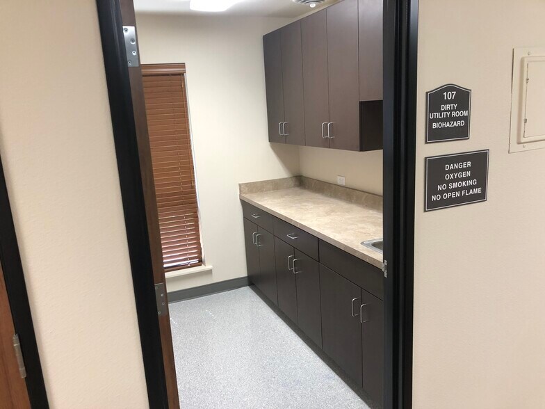 More Photos Of 12183 Locksley Ln, Auburn Medical For Lease