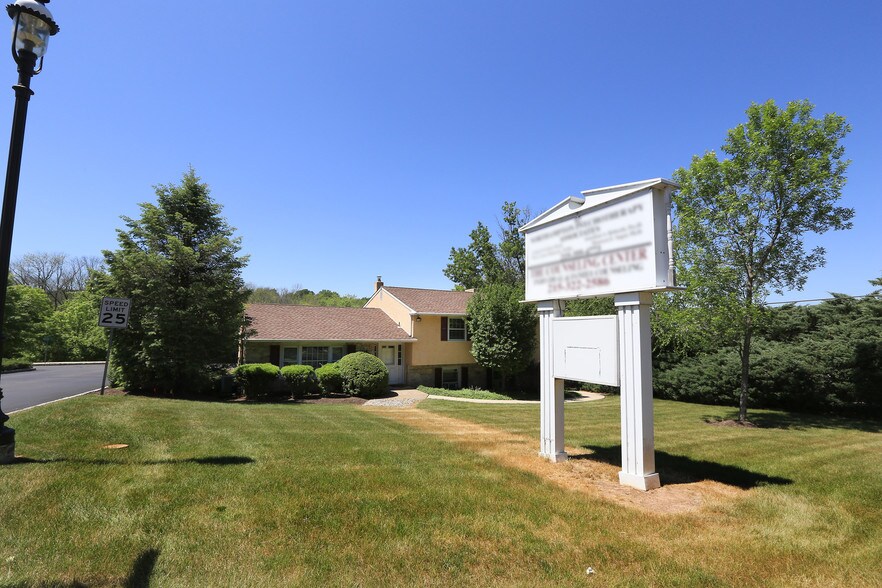 More Photos Of 66 Buck Rd, Southampton Medical For Lease