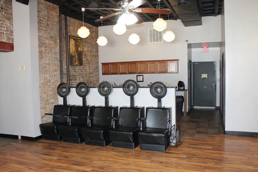 More Photos Of 4815 Butterfield Rd, Hillside Storefront Retail Residential For Sale