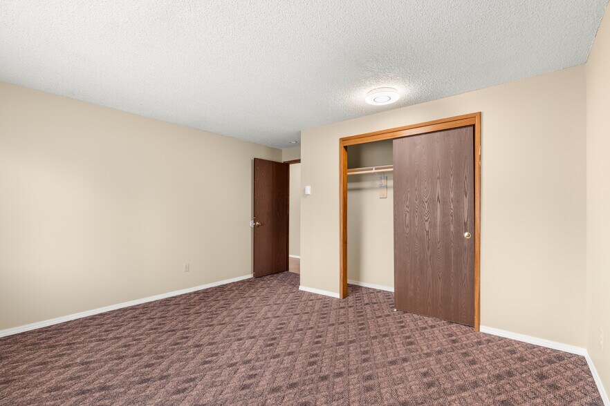 More Photos Of 430 Metzler St, Molalla Apartments For Sale