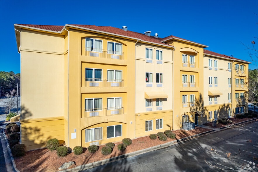 More Photos Of 6604 Londonderry Way, Union City Hotel For Sale