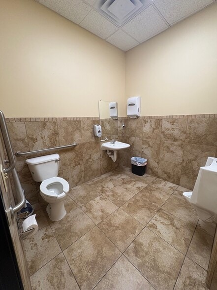 More Photos Of 20634 N 28th St, Phoenix Warehouse For Sale