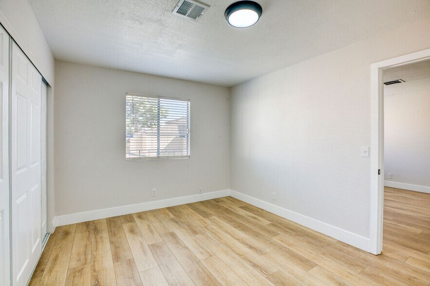 More Photos Of 317 S 9th St, Las Vegas Apartments For Sale