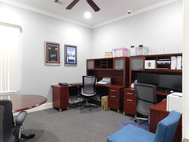 More Photos Of 134 Eldridge Rd, Sugar Land Office Residential For Lease
