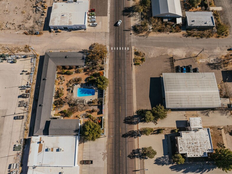 More Photos Of 601 W San Antonio St, Marfa Hotel For Sale
