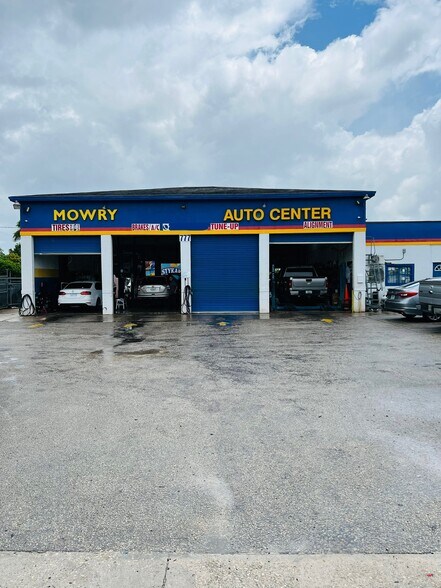 More Photos Of 777 W Mowry Dr, Homestead Service For Sale