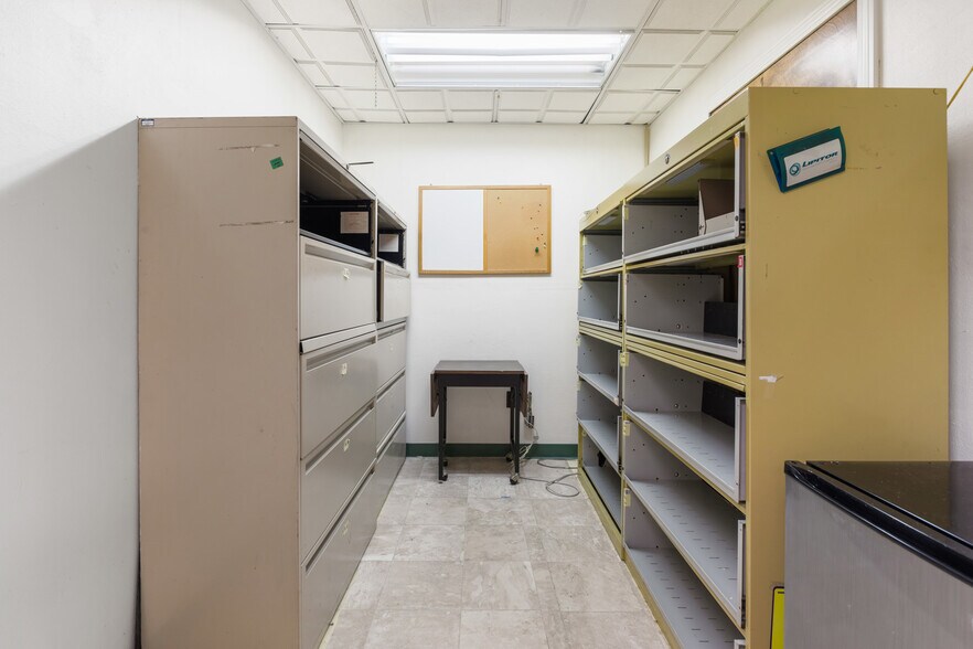 More Photos Of 25 Lowell St, Wilmington Loft Creative Space For Sale