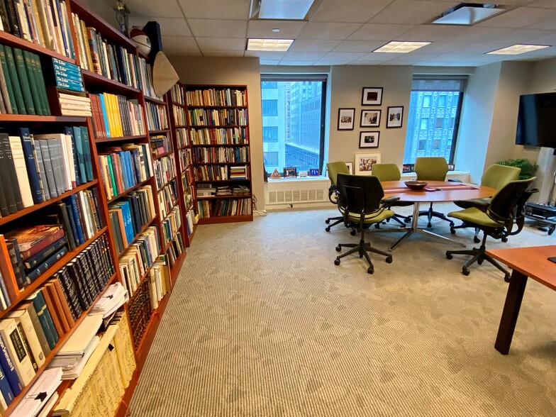 More Photos Of 633 Third Ave, New York Office For Sale