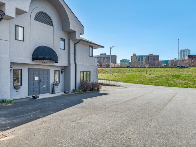 More Photos Of 168 S Liberty St, Asheville Office For Lease