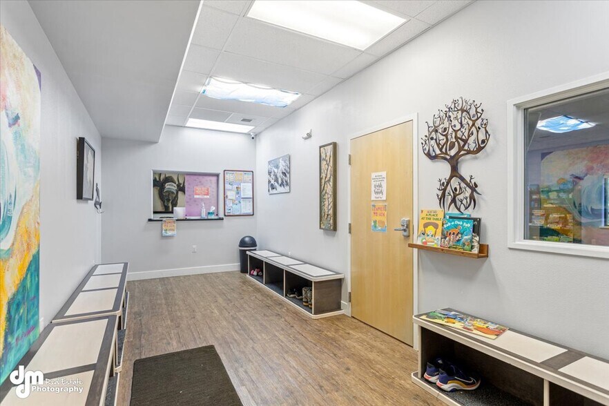 More Photos Of 1901 N Hemmer Rd, Palmer Medical For Sale