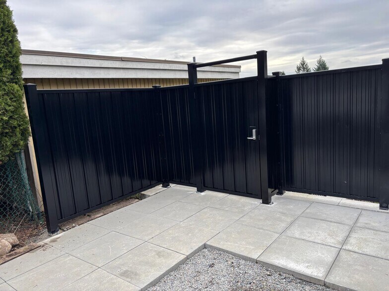 More Photos Of 11538 132A St, Surrey Warehouse For Sale