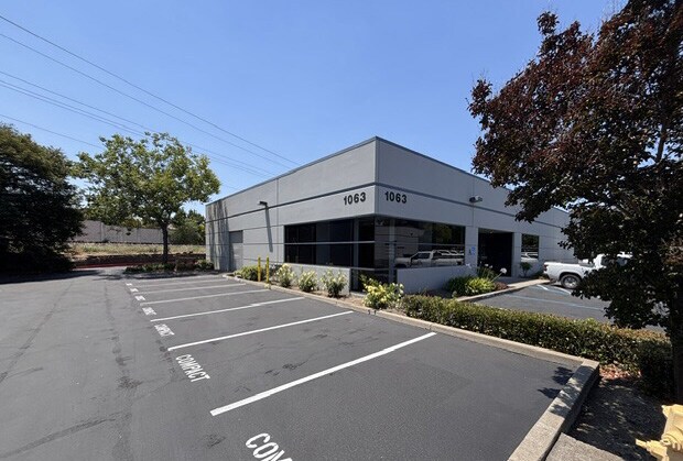 More Photos Of 1063 Serpentine Ln, Pleasanton Research And Development For Lease