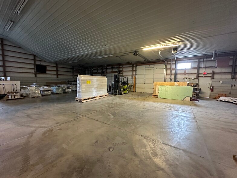 More Photos Of 125-137 Chambeau Rd, Fort Wayne Warehouse For Sale