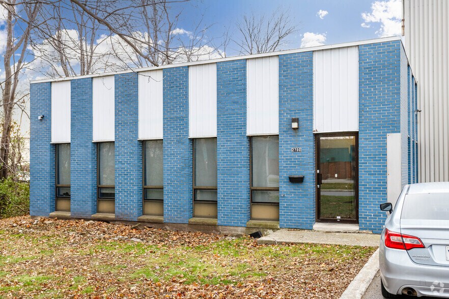 Primary Photo Of 2700 Rue Sabourin, Montréal Warehouse For Sale