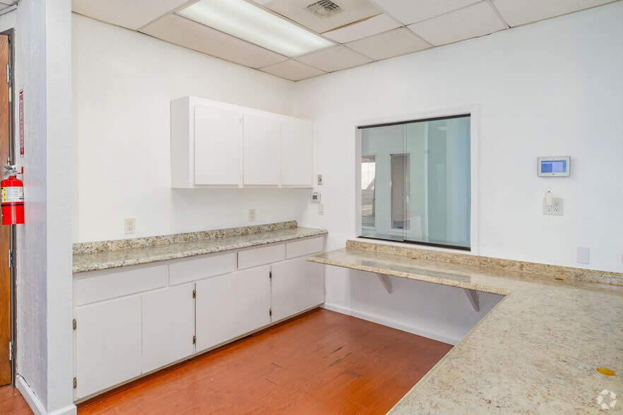 More Photos Of 701 Howe Ave, Sacramento Medical For Sale