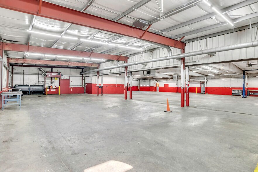 More Photos Of 253 Greenfield Rd, South Deerfield Auto Dealership For Sale