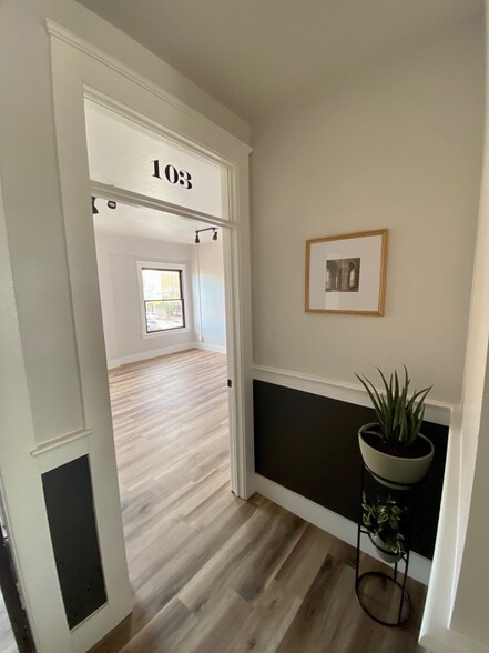 More Photos Of 970-980 Garnet Ave, San Diego Storefront Retail Office For Lease