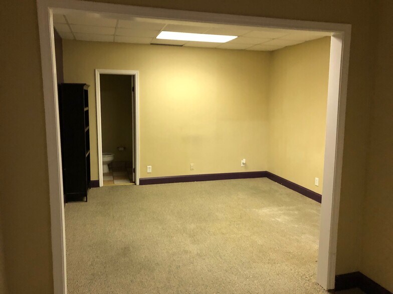More Photos Of 188 Upper Riverdale Rd, Jonesboro Storefront Retail Office For Lease